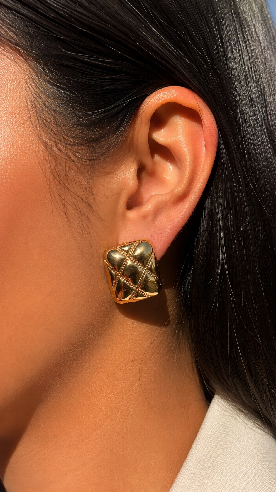 Classic Batua Studs
